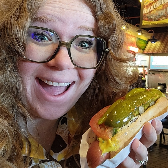 Meet your Posher, Julia - Picture 1 of 16